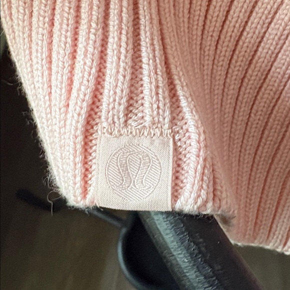 Lululemon Texture Play Crew Sweater
Pink Mist Medium- Large - Picture 6 of 7